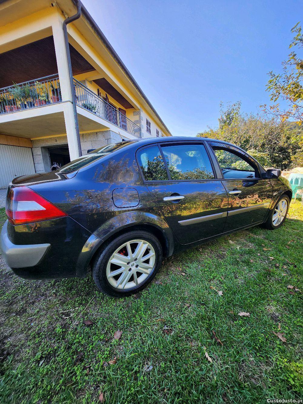 Renault Mégane sedan — fotografia 4