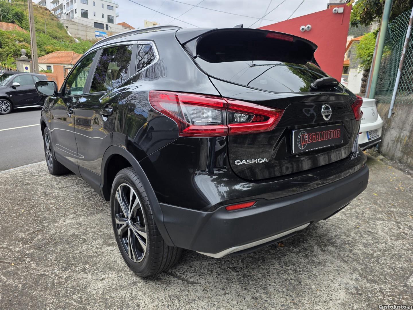 Nissan Qashqai 1.5 dCi N-Connecta J18 - 19 — photo 4