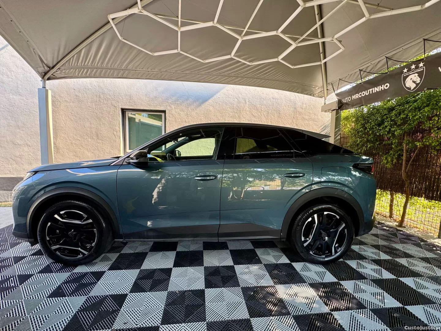 Peugeot e-3008 Allure — fotografia 19