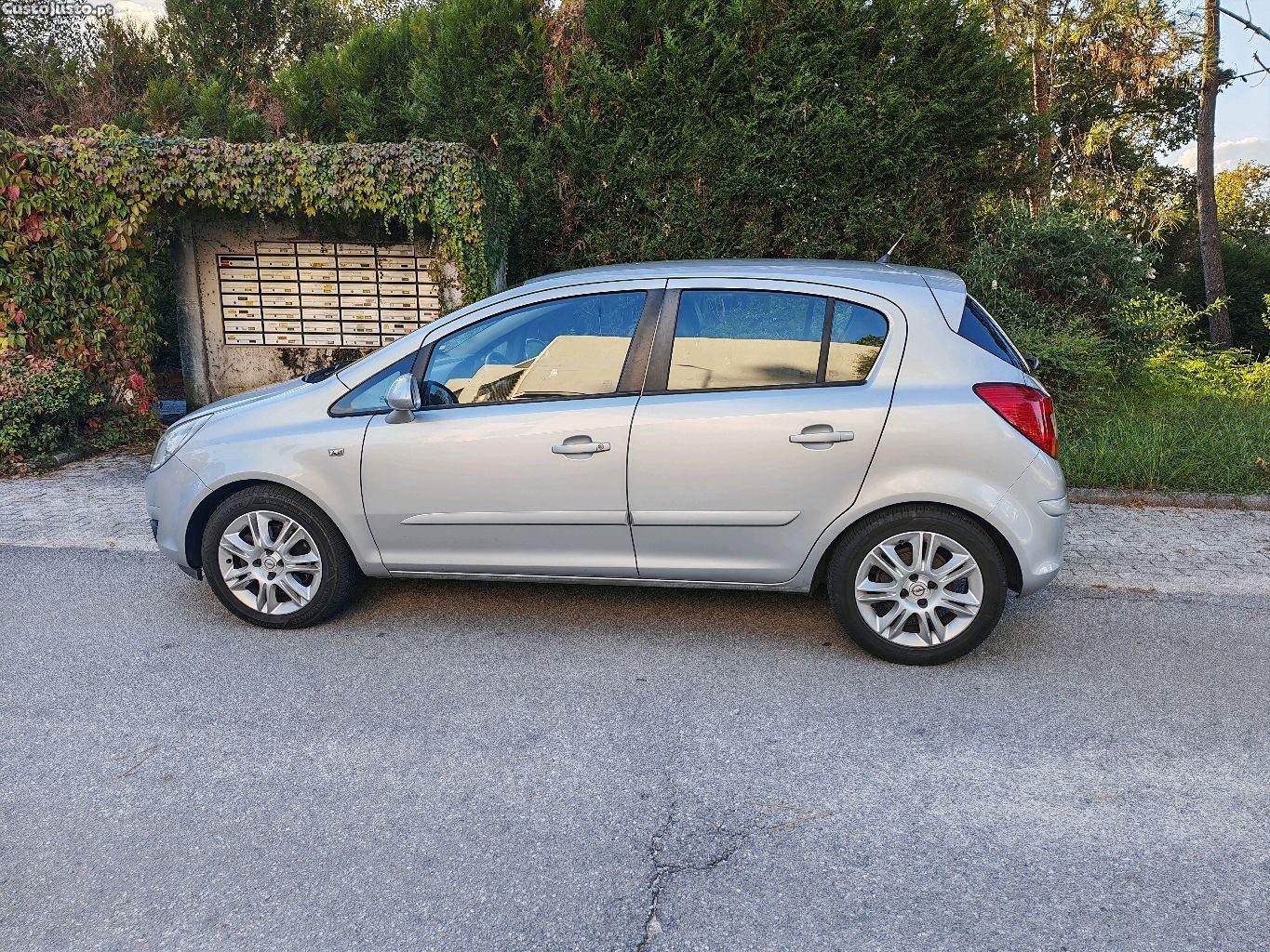 Opel Corsa 1.3 CDTI - 08 — photo 2