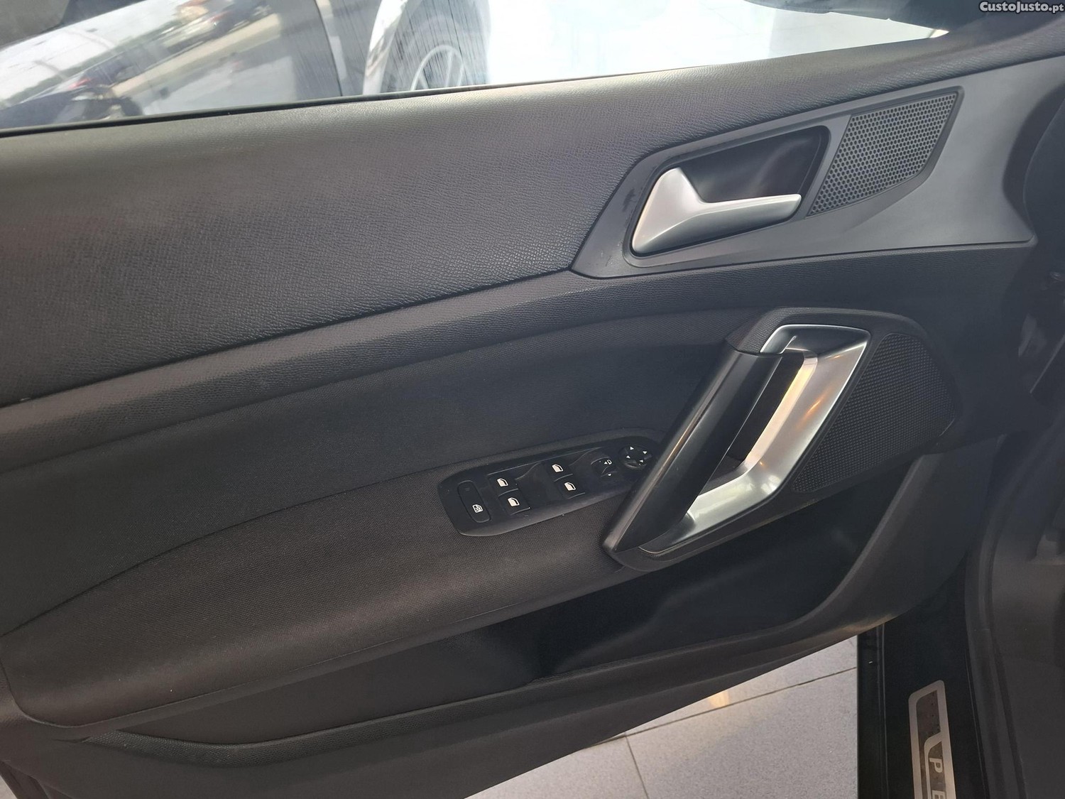 Peugeot 308 1.6 hdi — fotografia 9