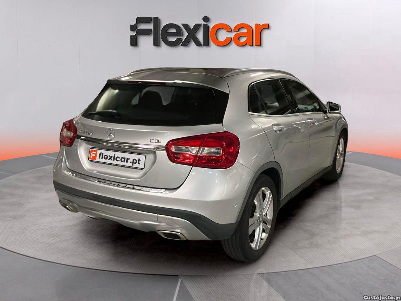Mercedes-Benz GLA 180 CDI Urban — fotografia 19