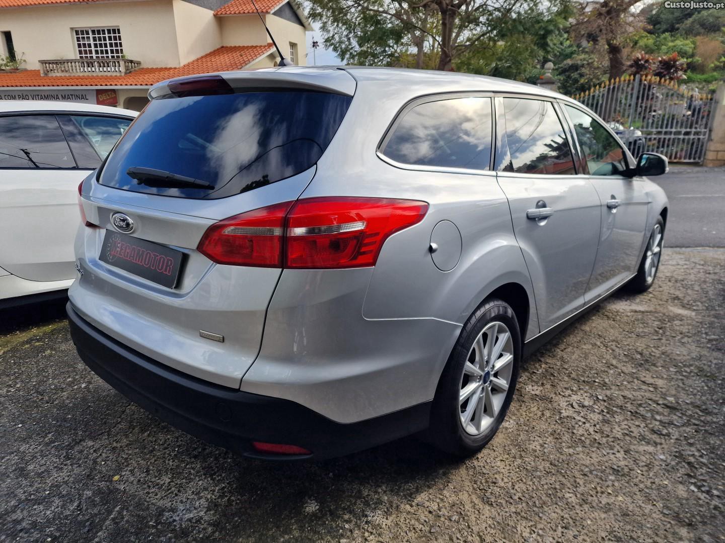 Ford Focus 1.0 EcoBoost Business - 18 — photo 3