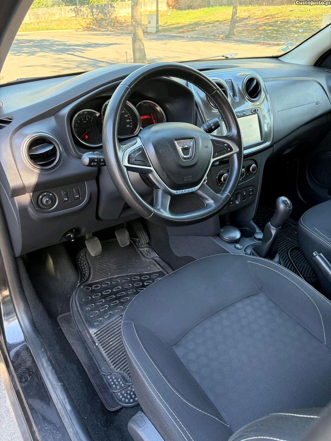 Dacia Sandero 0.9 TCe 90 stepway bi fuel — photo 5