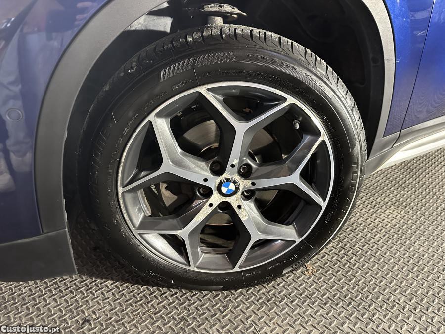 BMW X1 18 d sDrive Advantag — fotografia 15