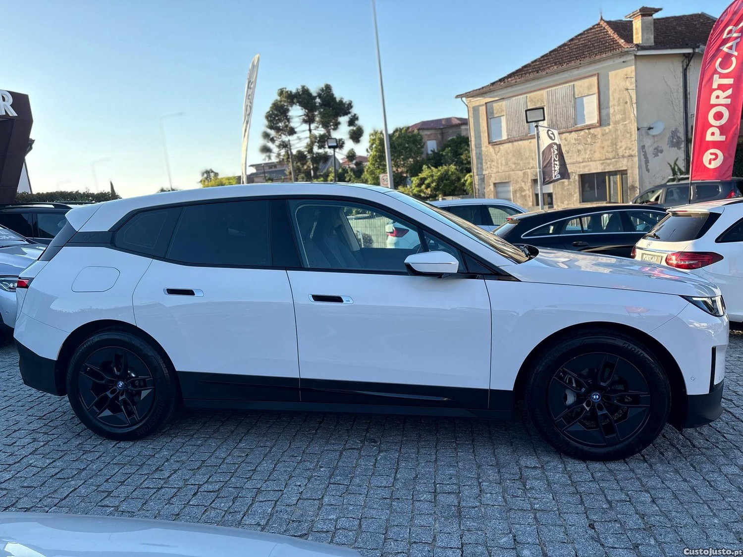 BMW iX xDrive 40 — fotografia 14