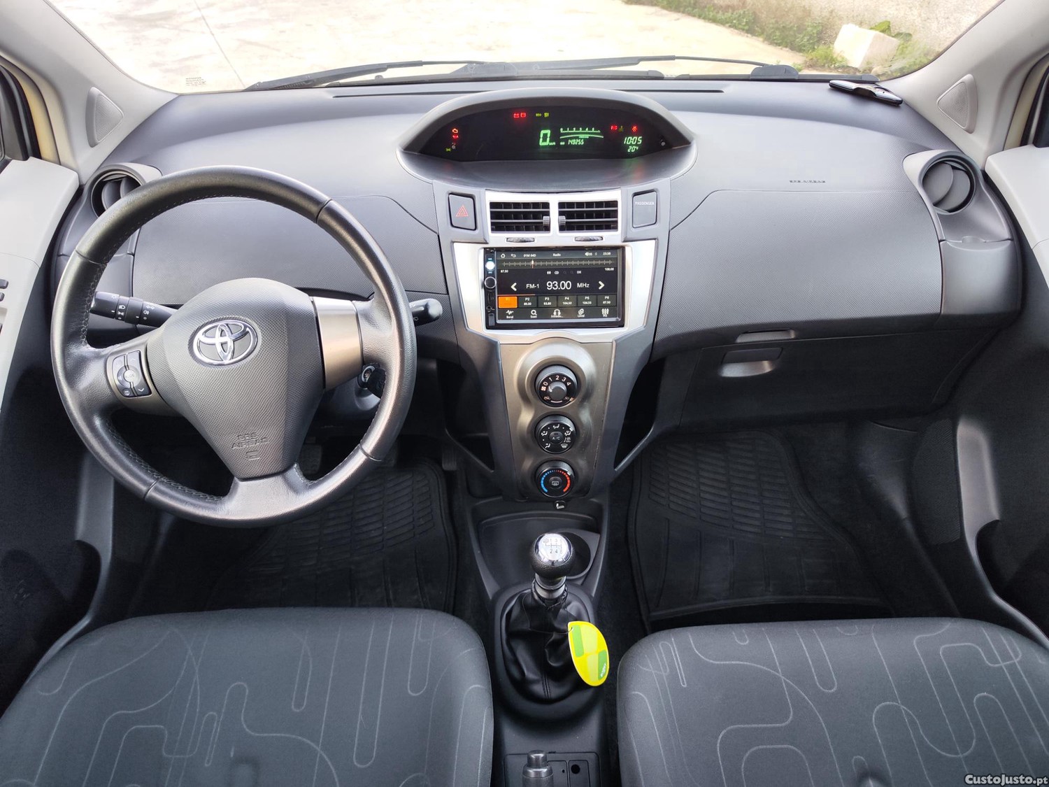 Toyota Yaris 1.33vvti 16v - 101cv - Caixa 6 vel. — fotografia 8