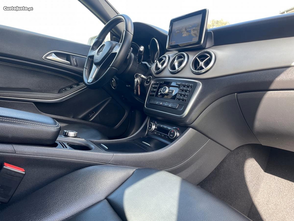 Mercedes-Benz CLA 220 CDI SPORT 170 CV - 13 — photo 3