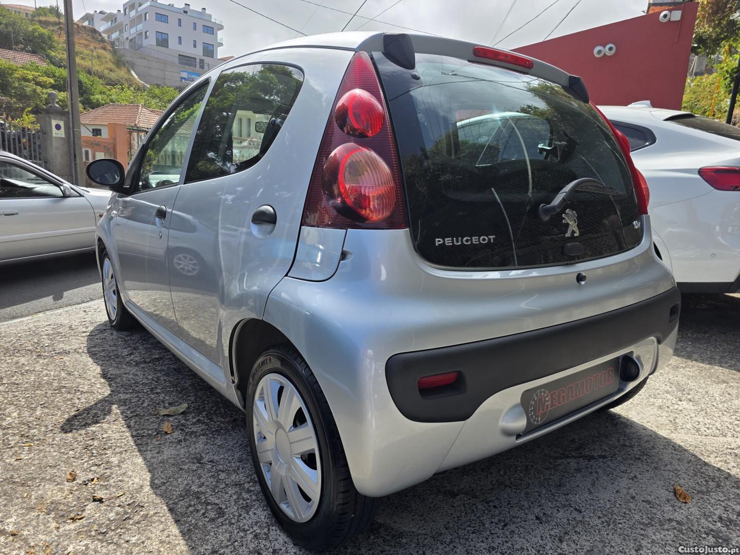 Peugeot 107 1.0 Trendy - 12 — photo 4