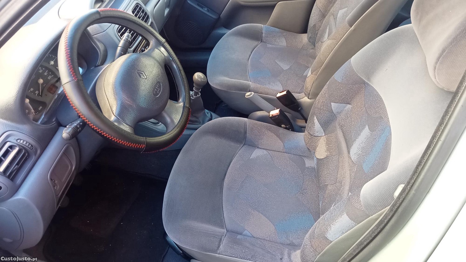 Renault Clio Clio 1.2 - 98 — photo 3