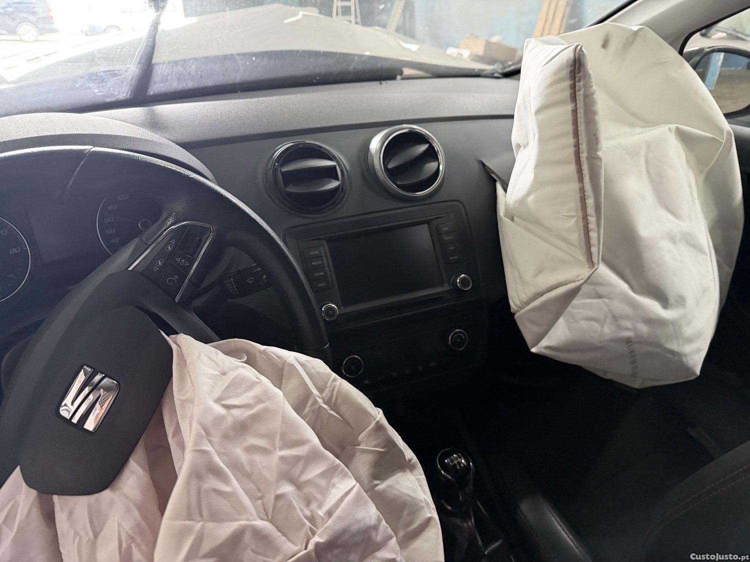 Seat Ibiza 1.0 Fr - 16 — photo 5