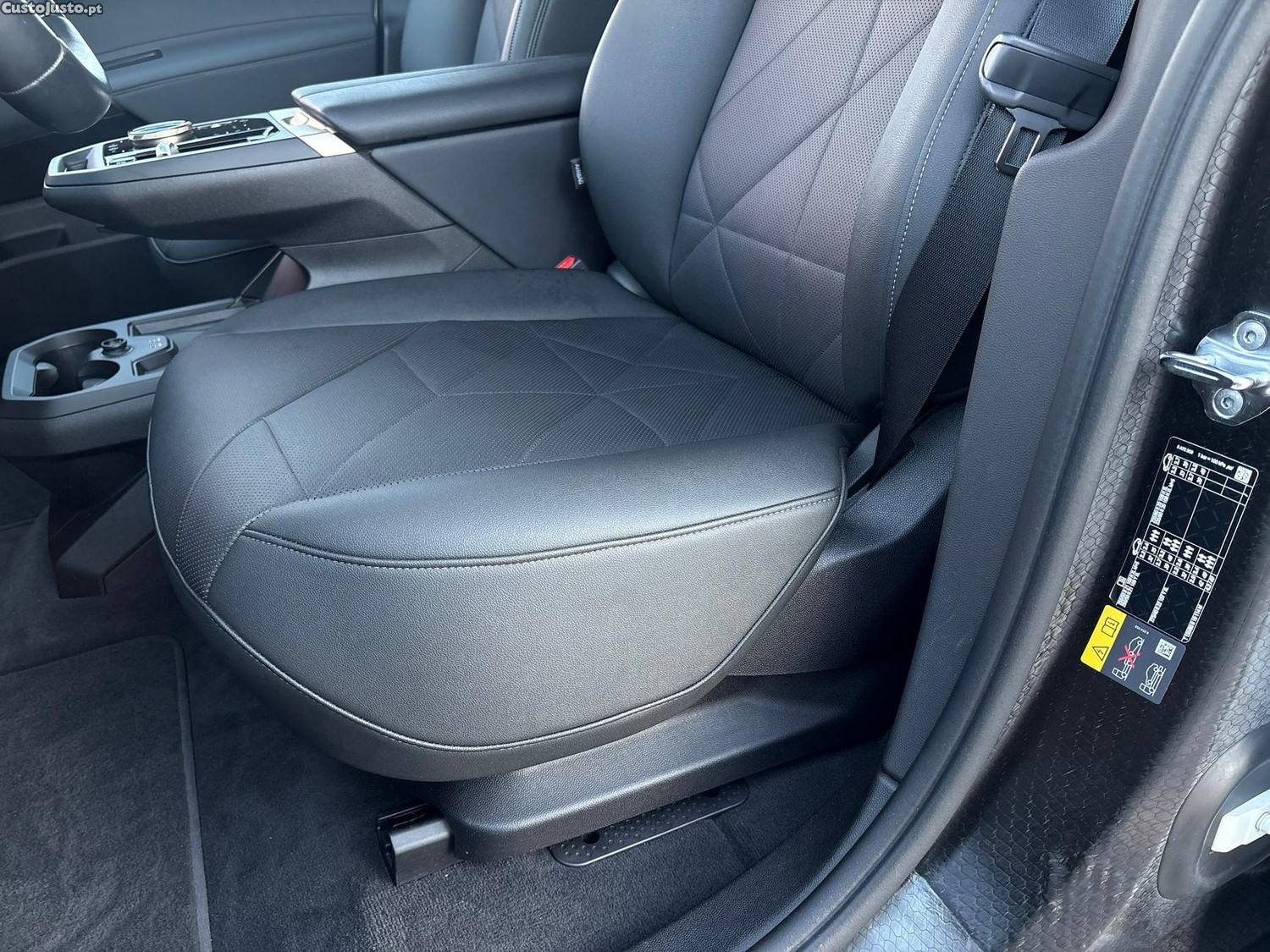 BMW iX xDrive 40 — fotografia 6