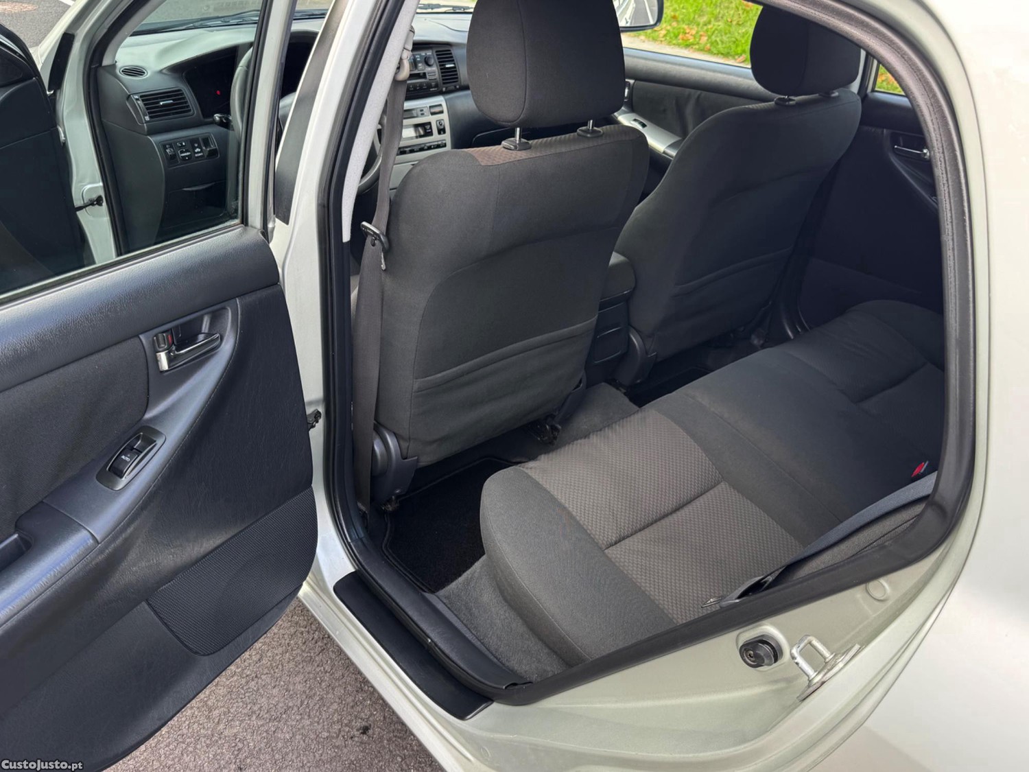 Toyota Corolla 1.4 D4D 90CV Rigorosamente Novo - 06 — photo 5