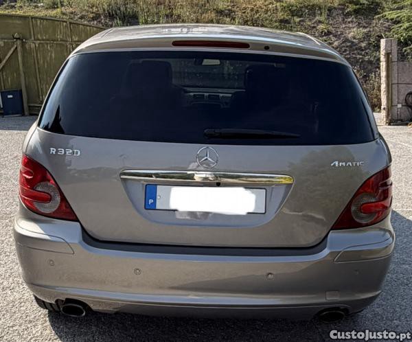 Mercedes-Benz R 320 Sport — fotografia 9