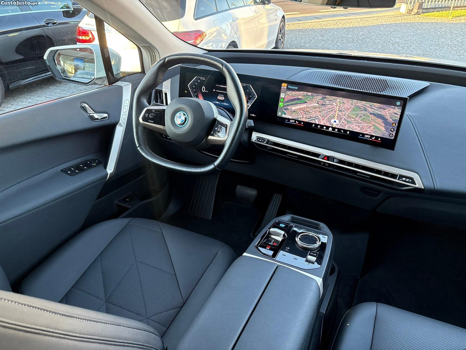 BMW iX xDrive 40 — fotografia 10
