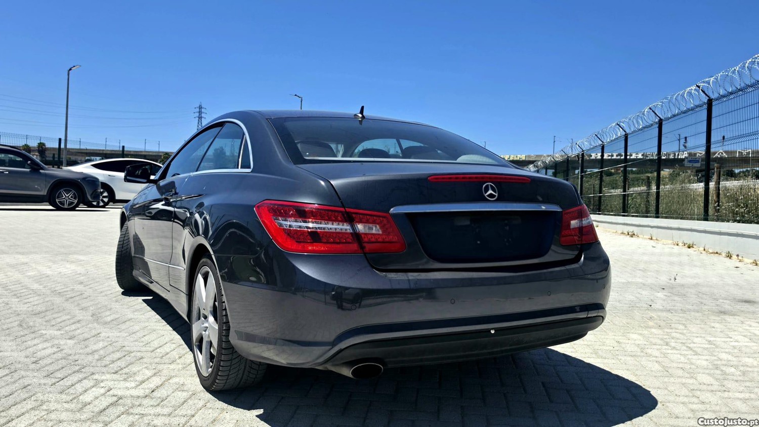 Mercedes-Benz E 220 CDI - Coupe — fotografia 9