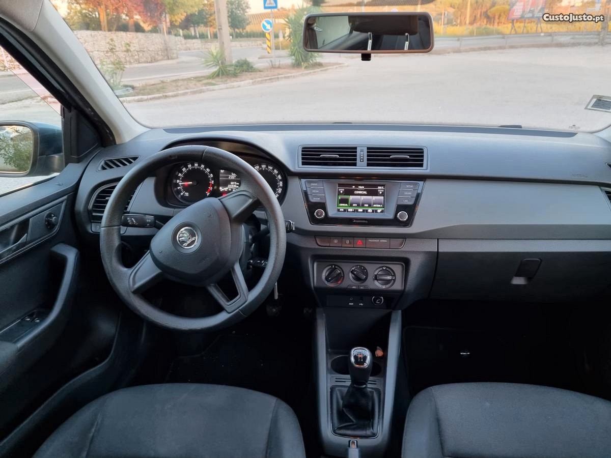 Skoda Fabia 1.4 Break Active — fotografia 7
