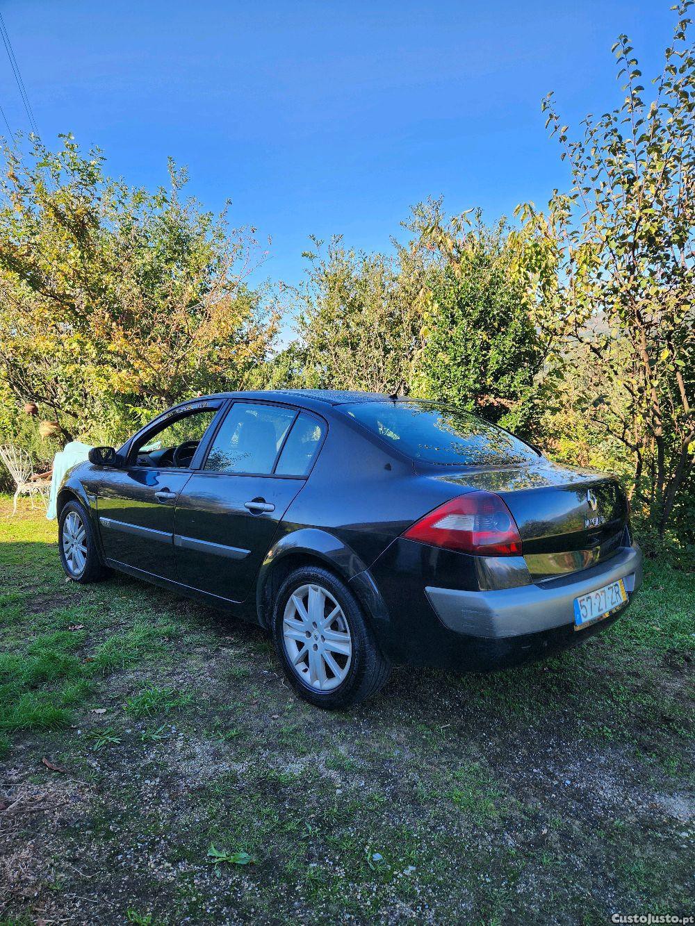 Renault Mégane sedan — fotografia 5