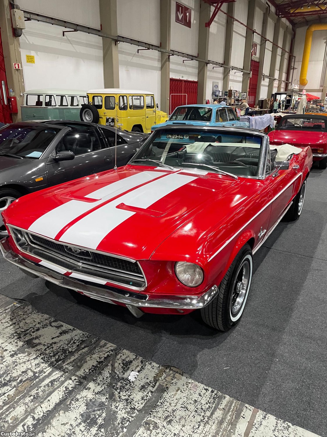 Ford Mustang V8 Cabrio — photo 2