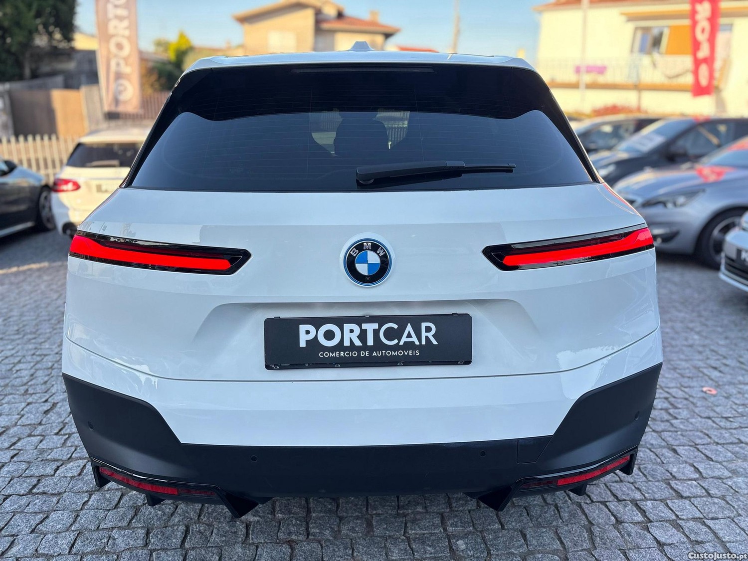BMW iX xDrive 40 — fotografia 12