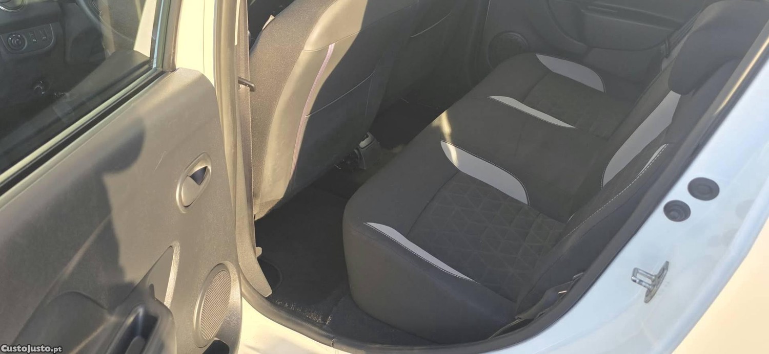 Dacia Sandero 1.5 dCi Stepway - 15 — photo 4
