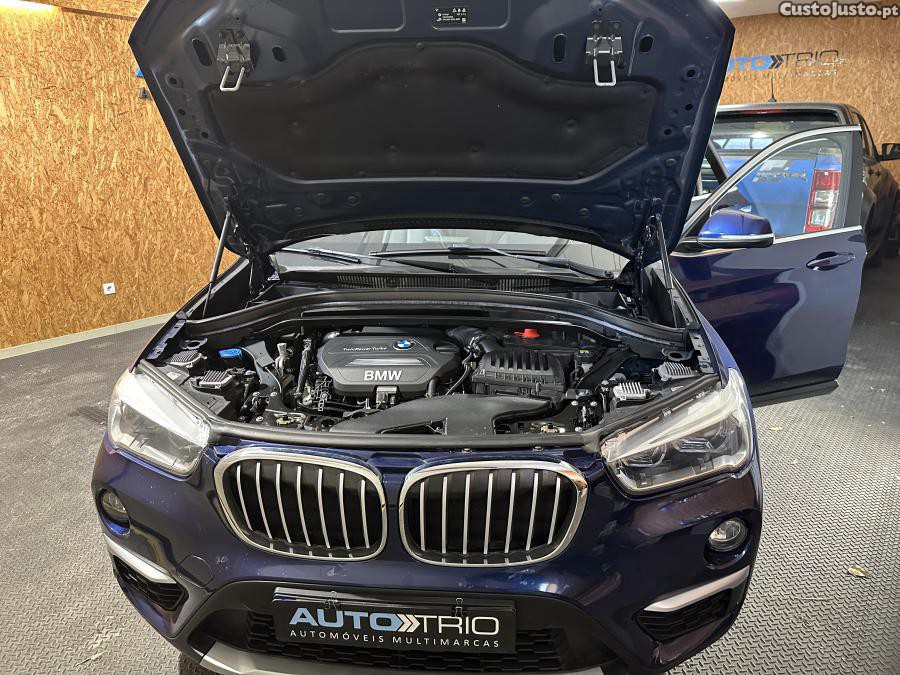 BMW X1 18 d sDrive Advantag — fotografia 4