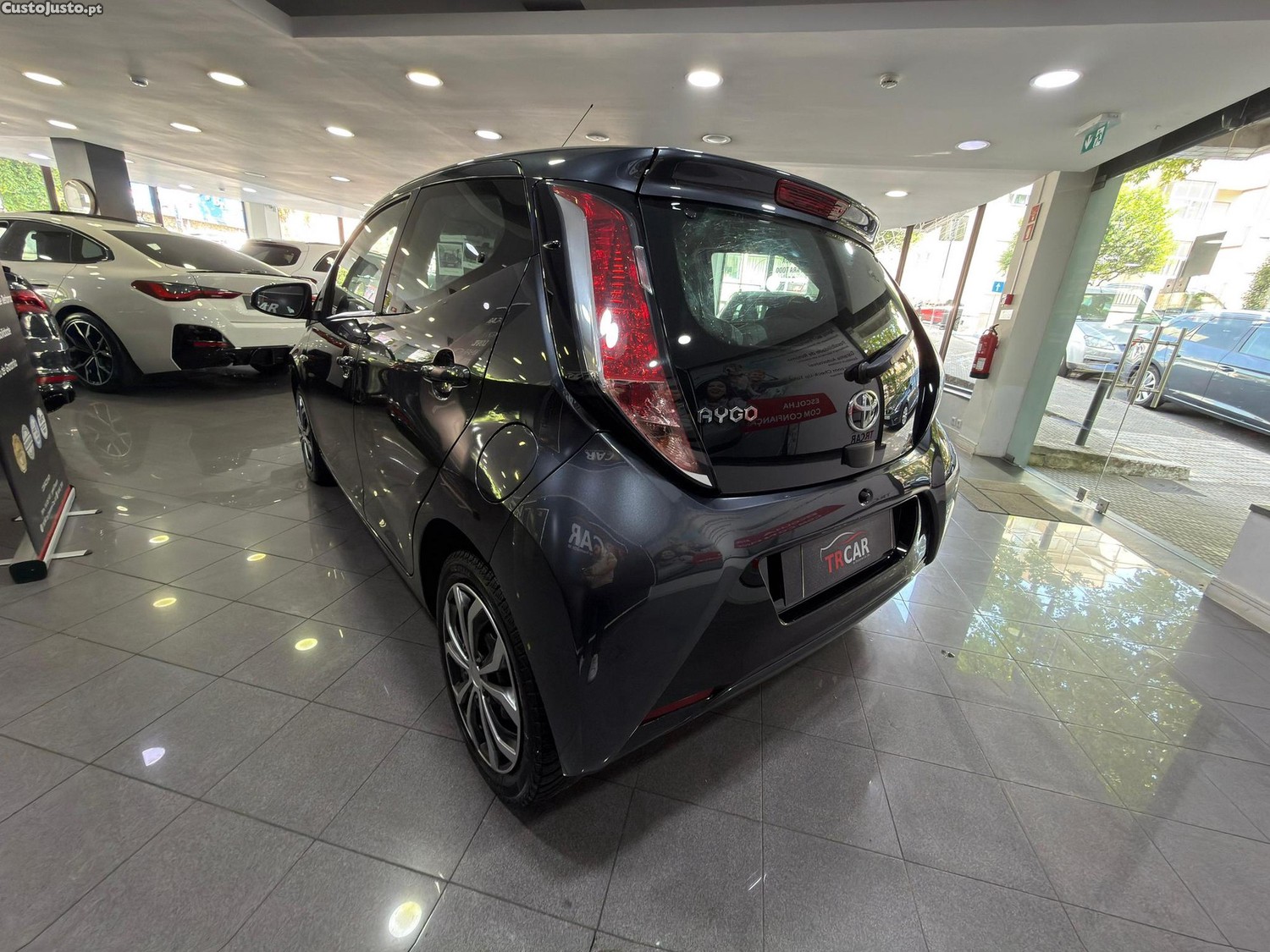 Toyota Aygo 1.0 X-Clusiv — fotografia 8
