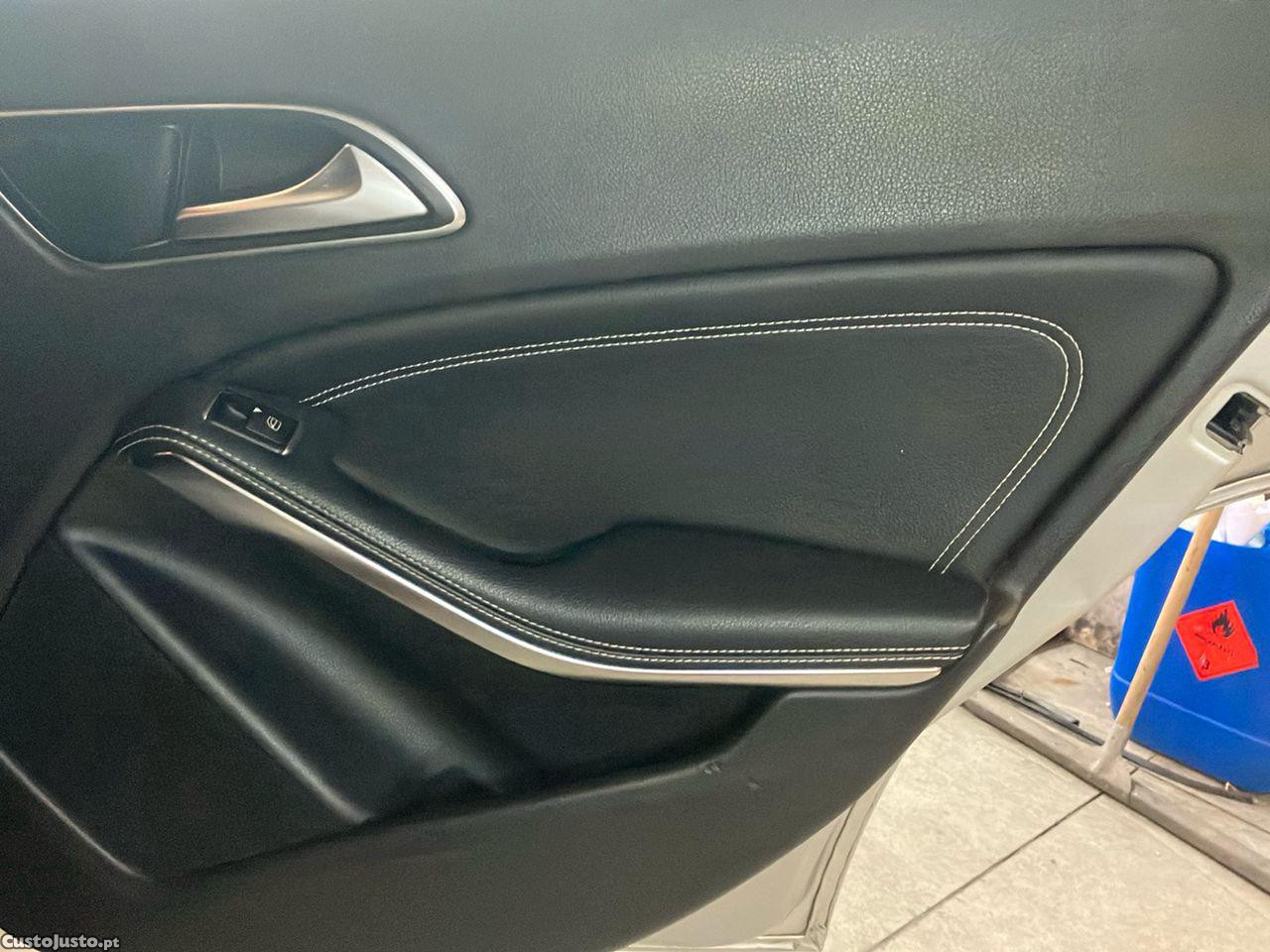 Mercedes-Benz GLA 180 CDI Urban — fotografia 3