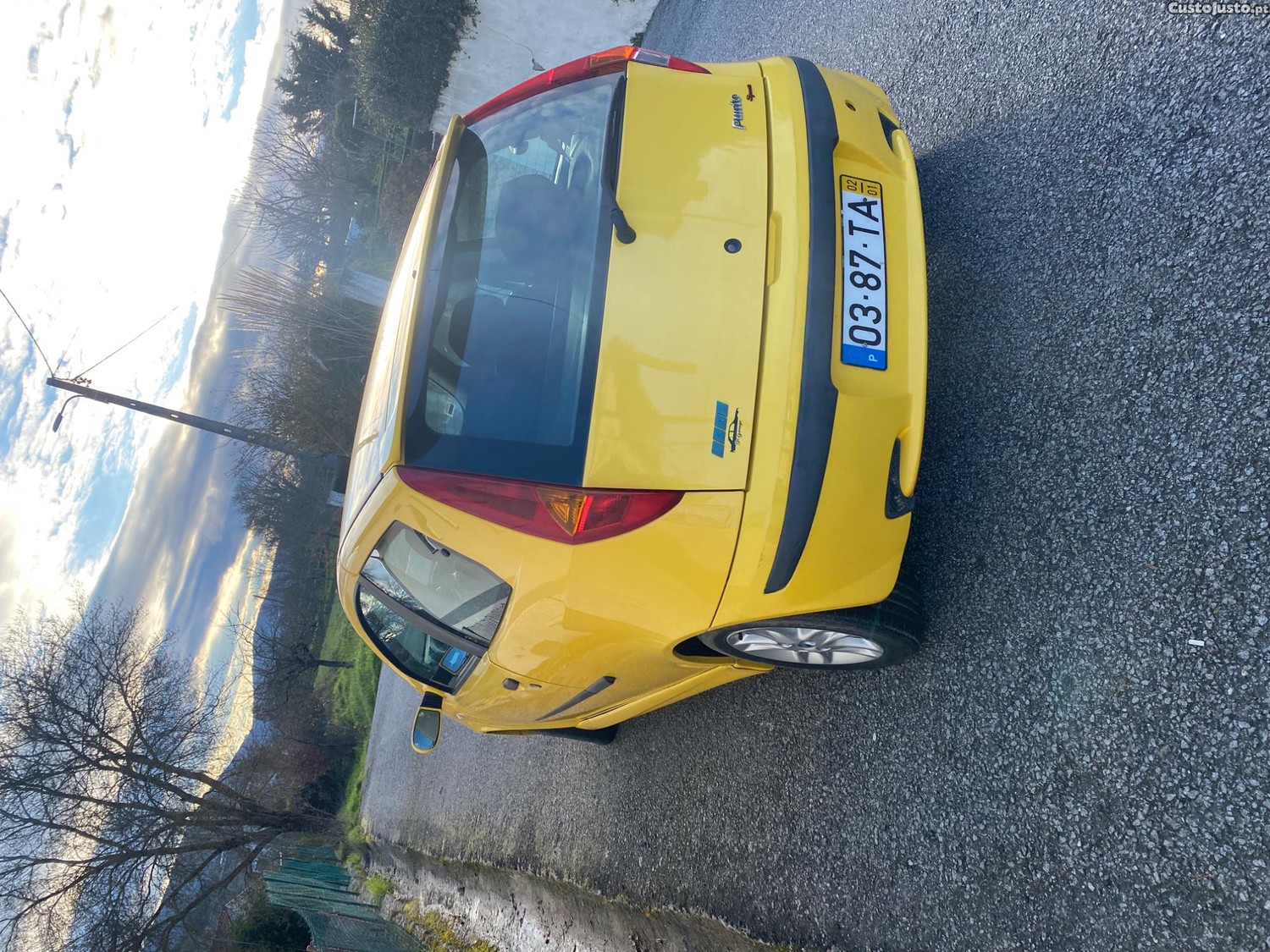 Fiat Punto Hatcback II — fotografia 2