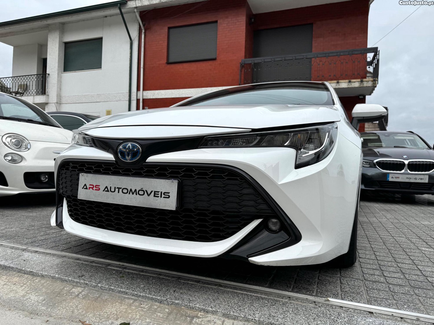 Toyota Corolla 1.8 Hybrid — photo 2