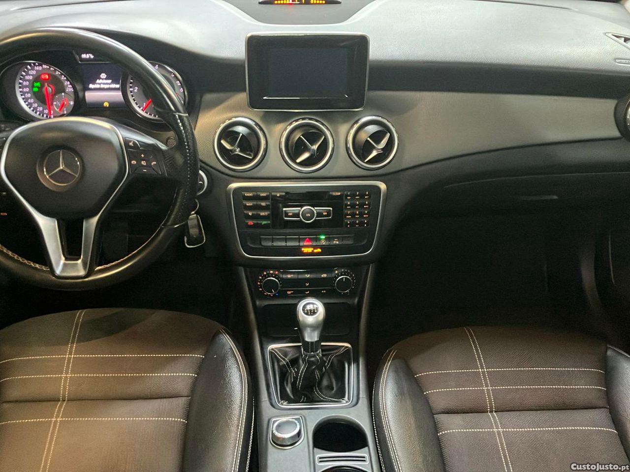 Mercedes-Benz GLA 180 CDI Urban — fotografia 13