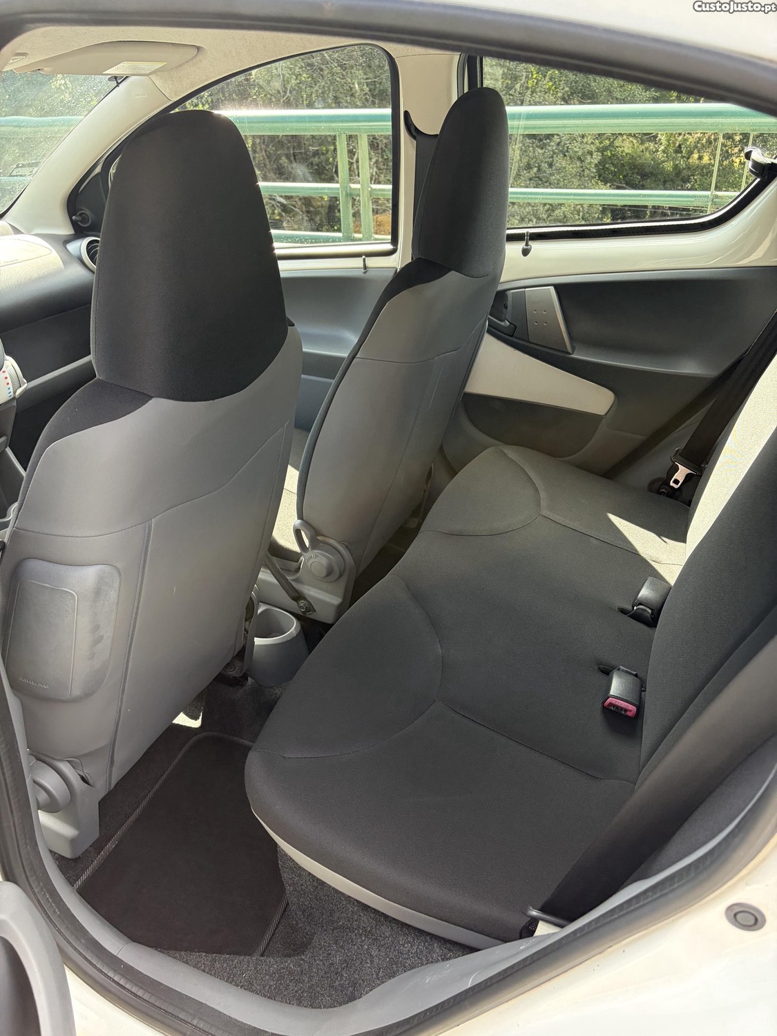 Toyota Aygo 1.0 - 09 — photo 3