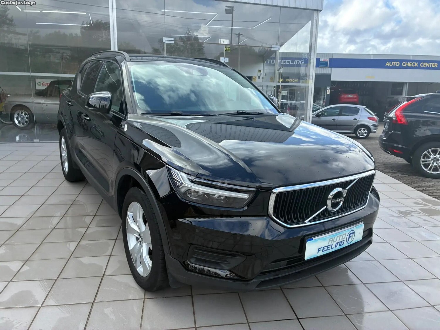 Volvo XC40 1.5 T2 Momentum Plus Geartronic - 22 — photo 4