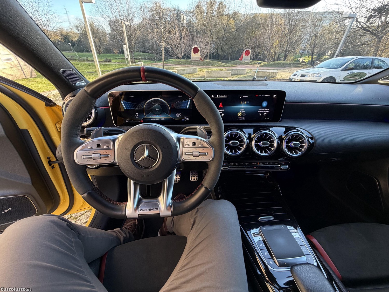 Mercedes-Benz A 35 AMG 306cv - 19 foto 3