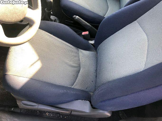 Fiat Punto 1.9 JTD — fotografia 5