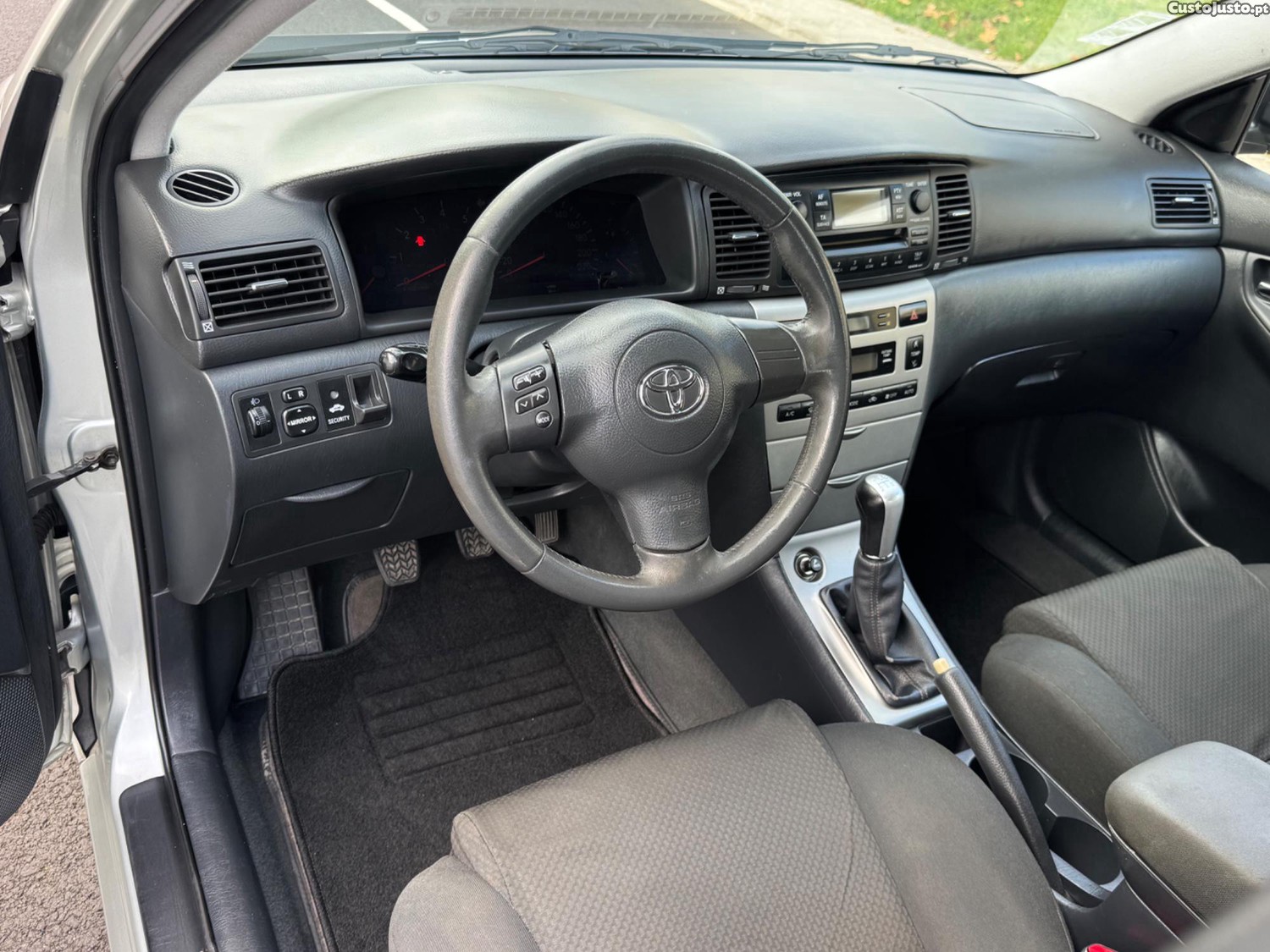 Toyota Corolla 1.4 D4D 90CV Rigorosamente Novo - 06 — photo 3
