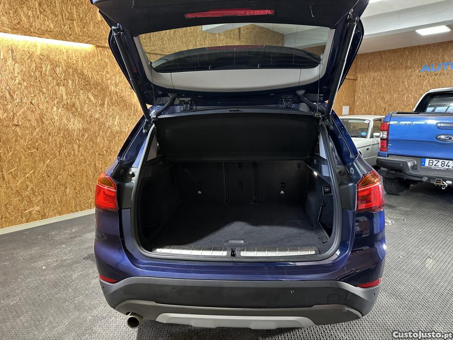 BMW X1 18 d sDrive Advantag — fotografia 2