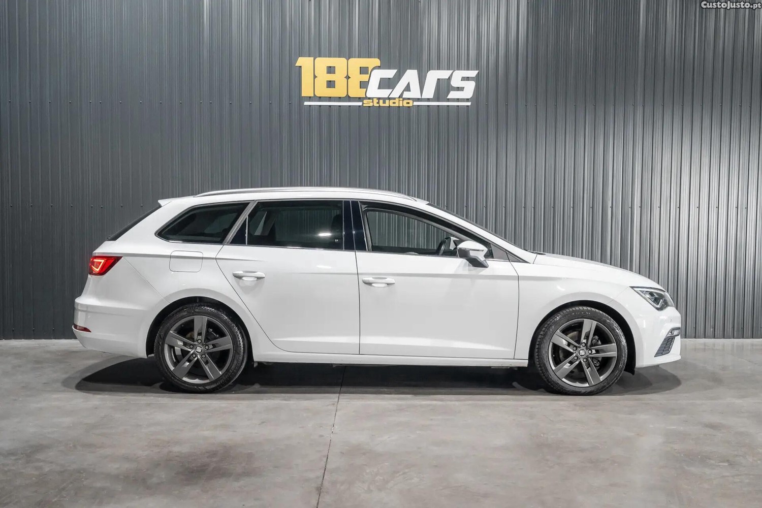 Seat Leon 1.6 TDI FR S/S - 19 — photo 4