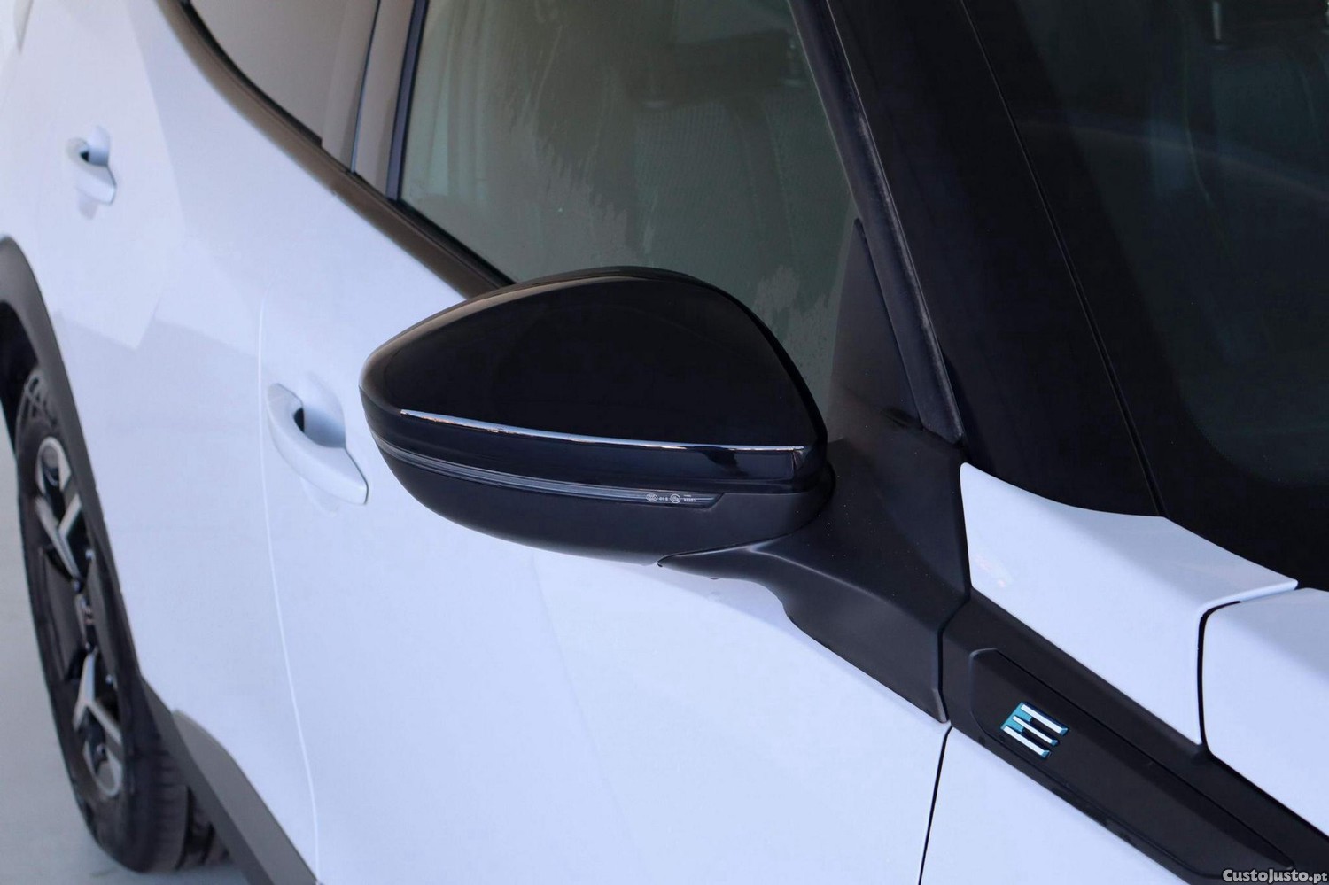 Peugeot 2008 54 kWh GT - 24 — photo 4