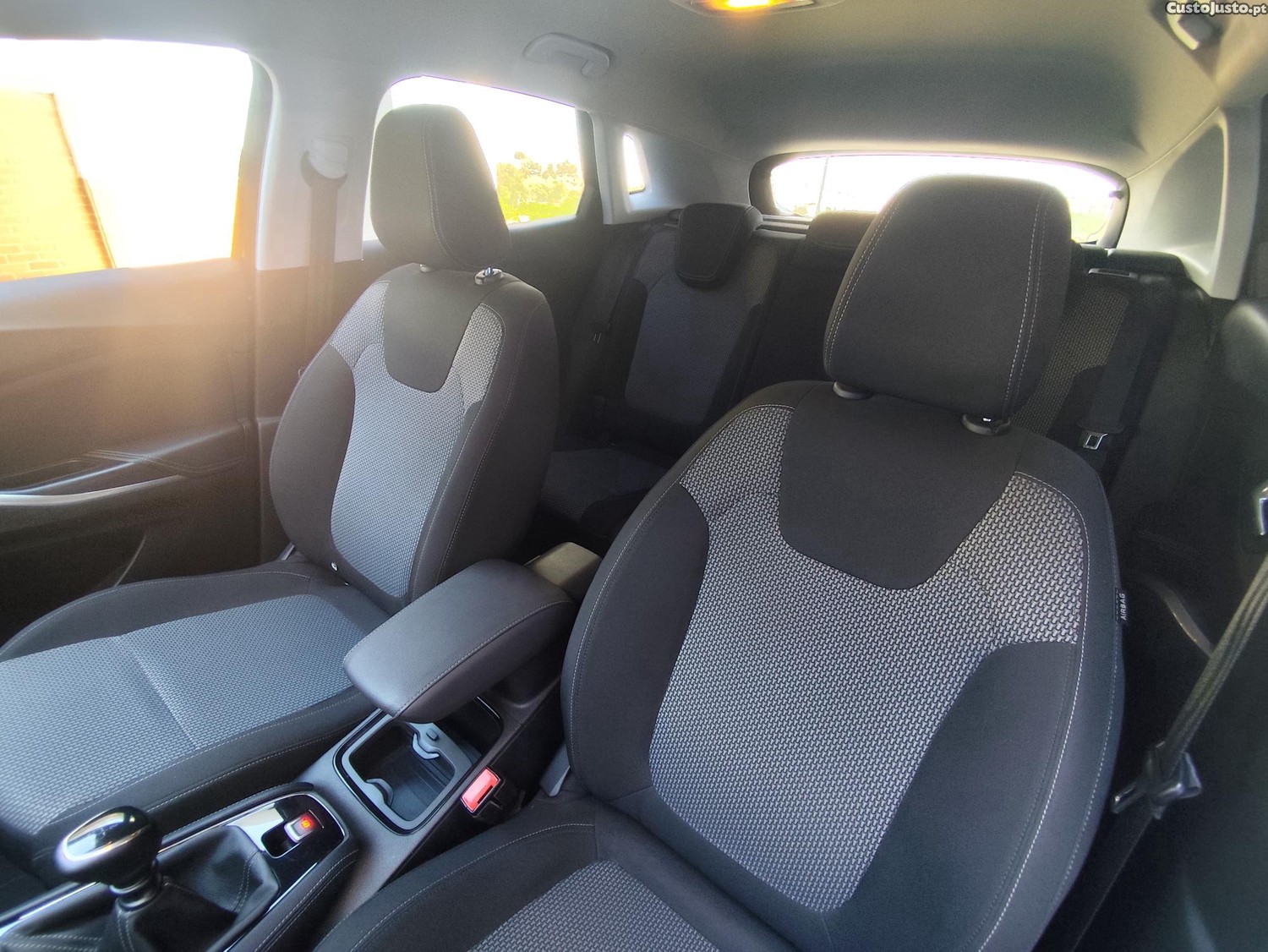 Opel Grandland X Suv - 18 — photo 2