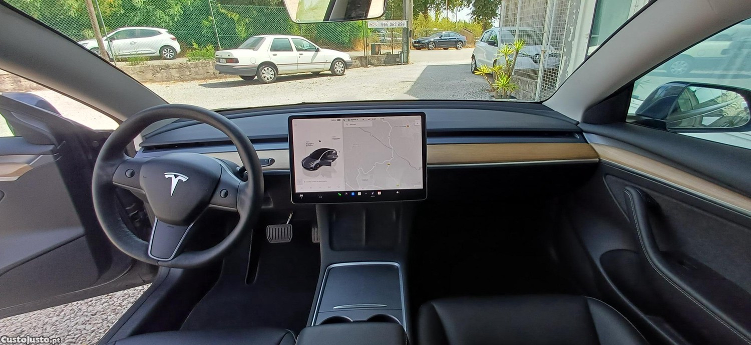 Tesla Model 3 standard Range Plus RWD — fotografia 19