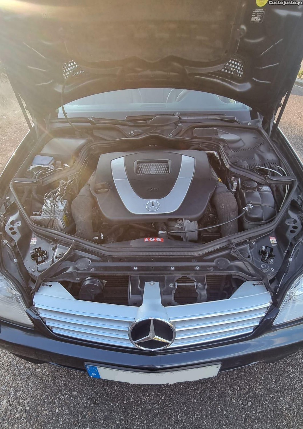 Mercedes-Benz CLS 350 sedan — fotografia 3