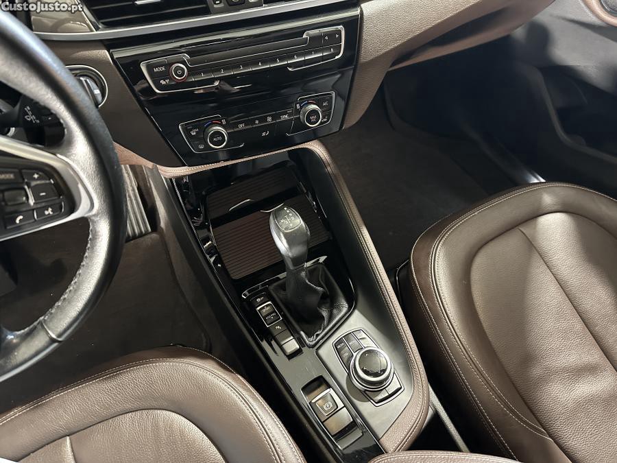 BMW X1 18 d sDrive Advantag — fotografia 8