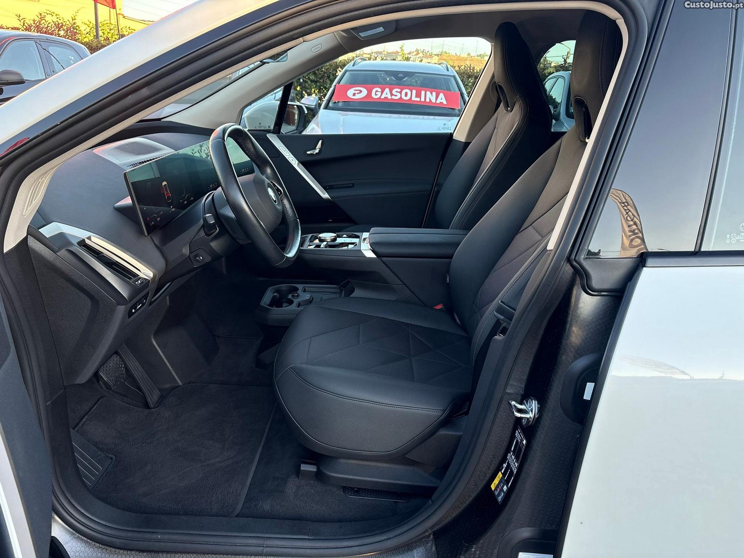 BMW iX xDrive 40 — fotografia 7