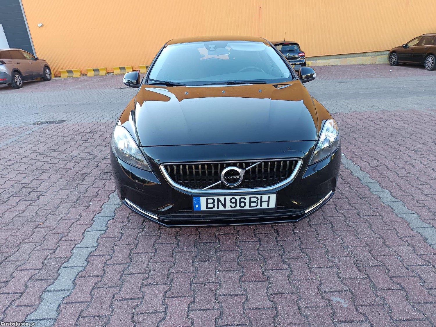 Volvo V40 D2 - 15 — photo 2
