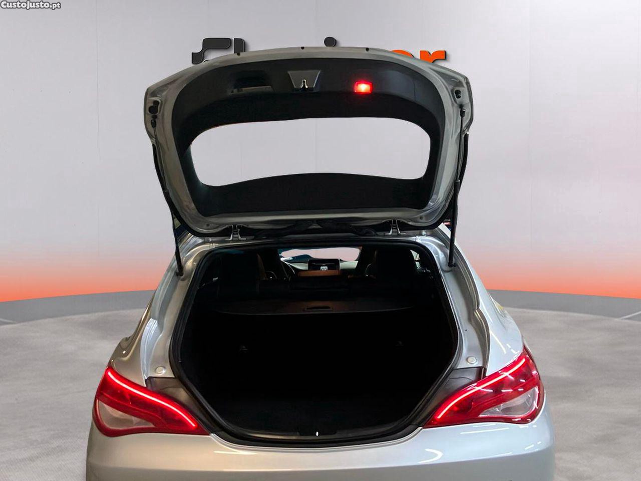 Mercedes-Benz CLA 180 d Shooting Brake Urban — fotografia 6