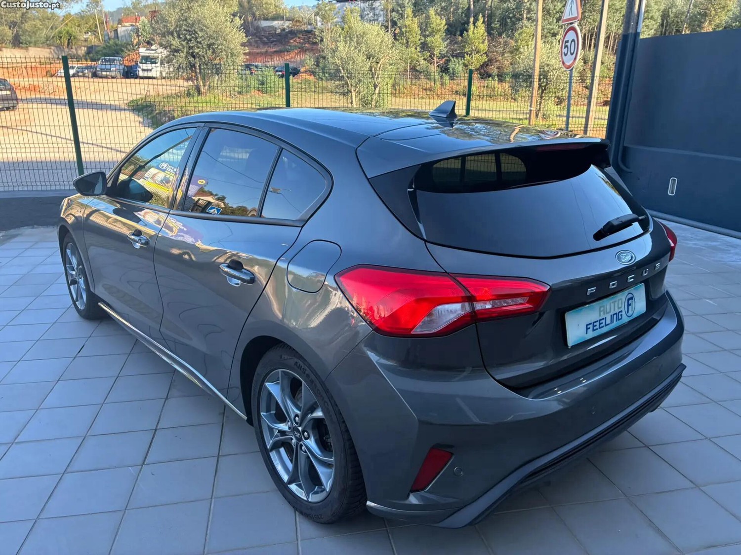 Ford Focus 1.0 ECOBOOST ST-LINE - 19 — photo 2