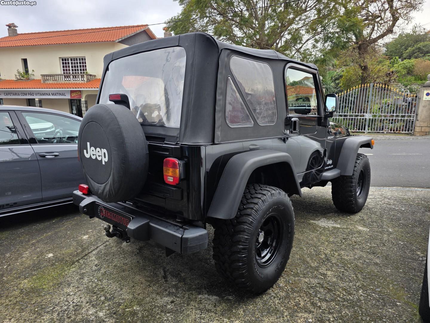 Jeep Wrangler 2.4 - 06 — photo 3