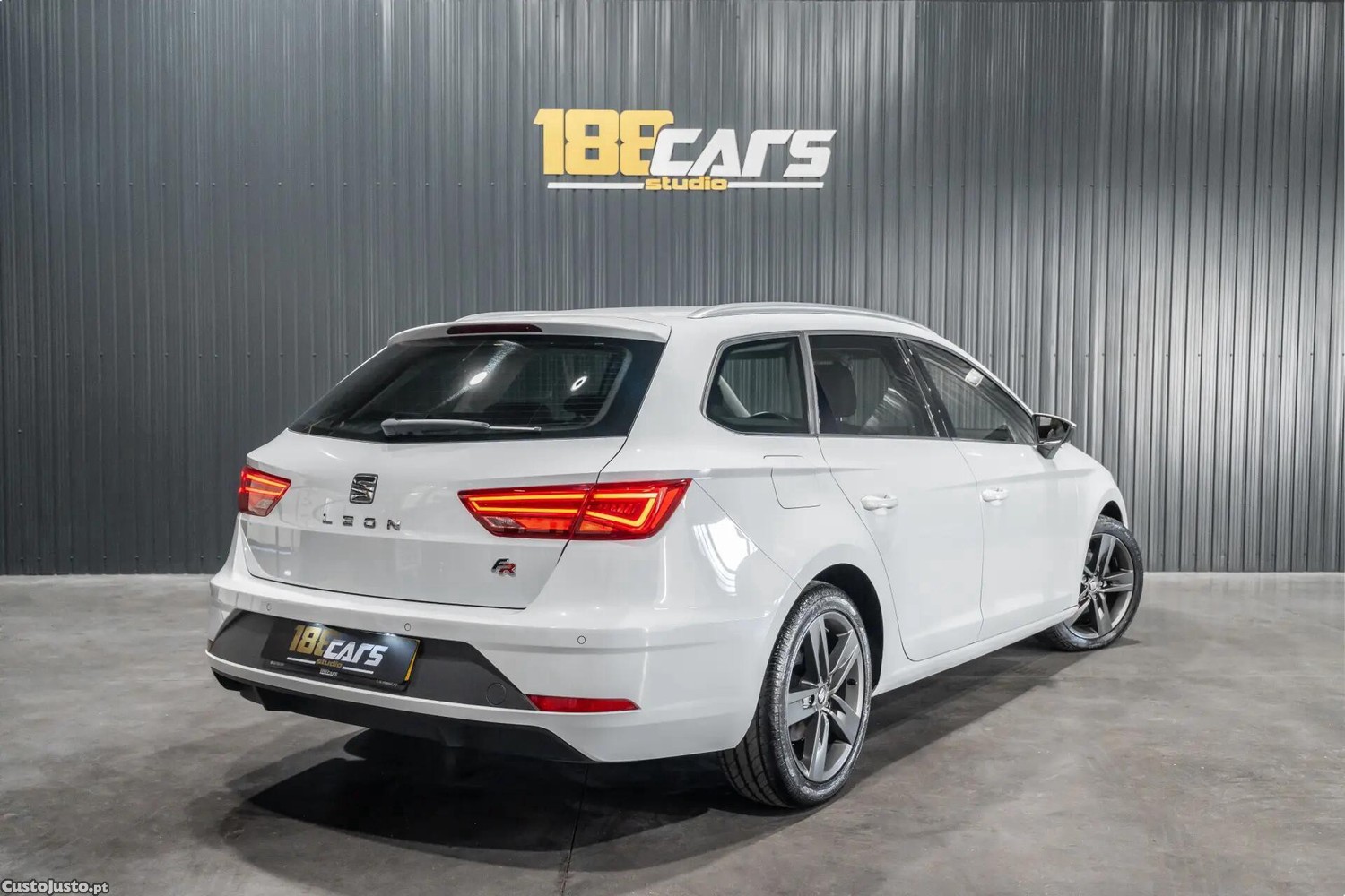 Seat Leon 1.6 TDI FR S/S - 19 — photo 5