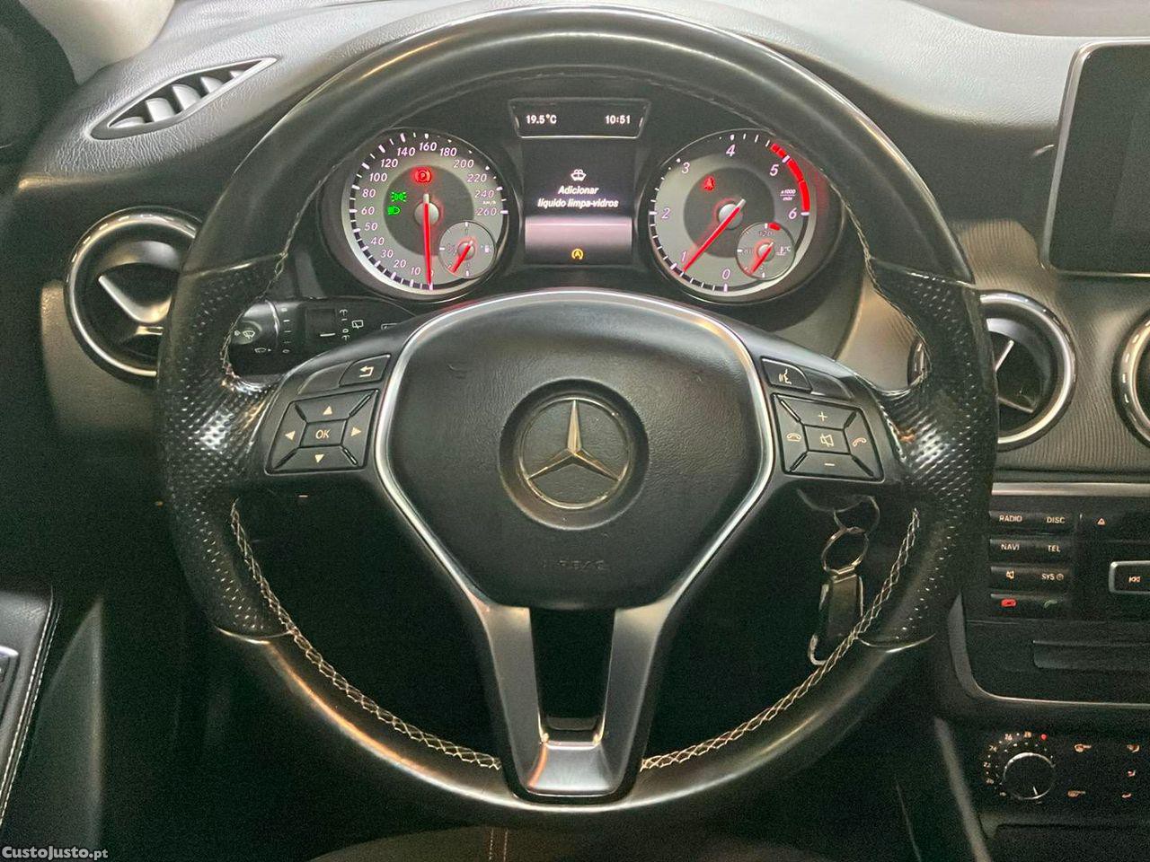 Mercedes-Benz GLA 180 CDI Urban — fotografia 12